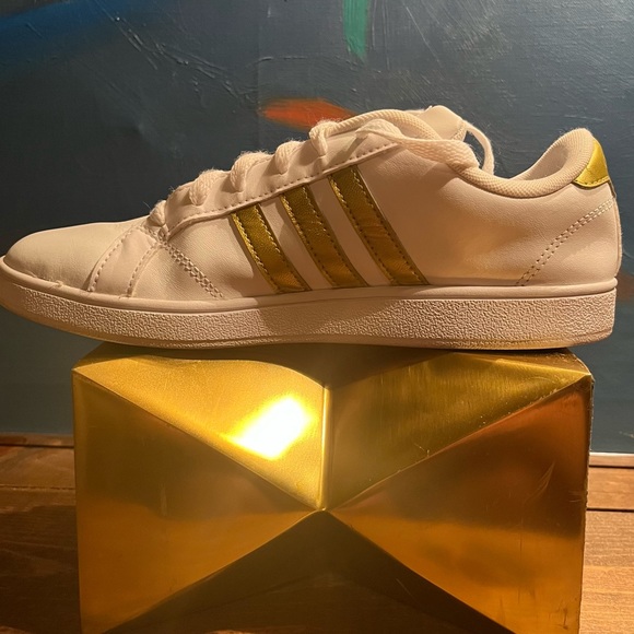 Adidas Women’s Grand Court Tennis Shoes - Picture 2 of 9